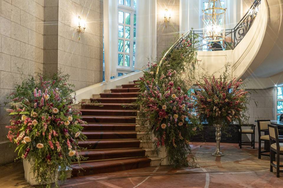 Posh Staircase Four Seasons