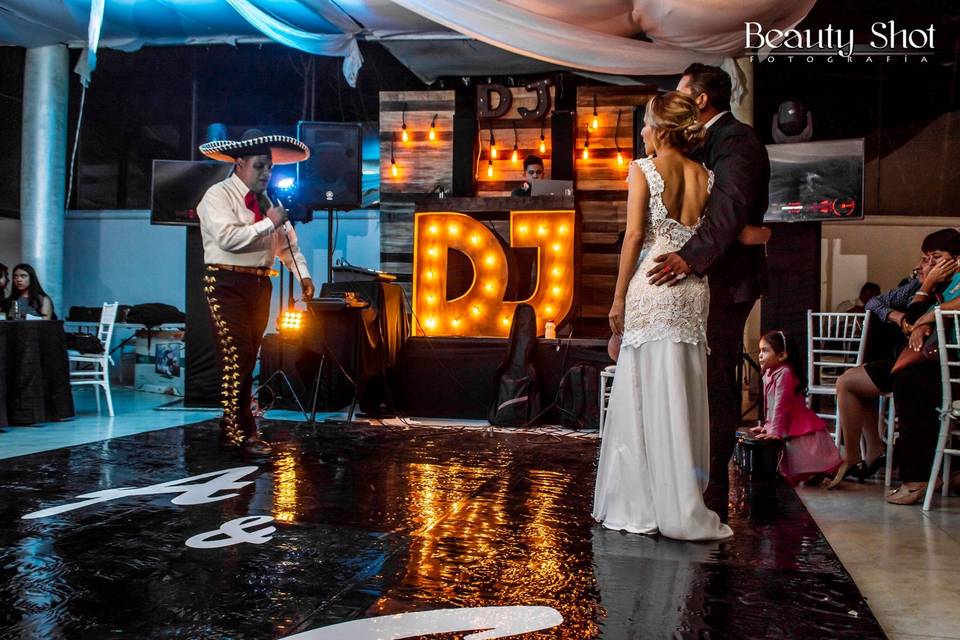 DJ profesional para bodas