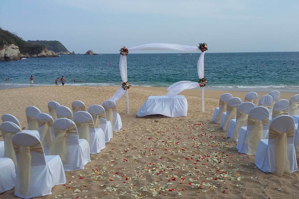 Gazebo ana huatulco