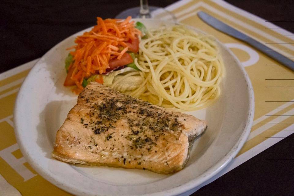 Pescado y pasta