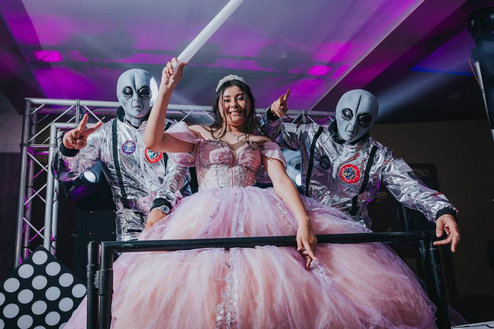 Alien show