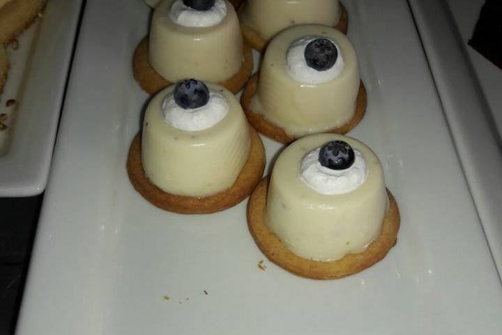 Plato con mini postres