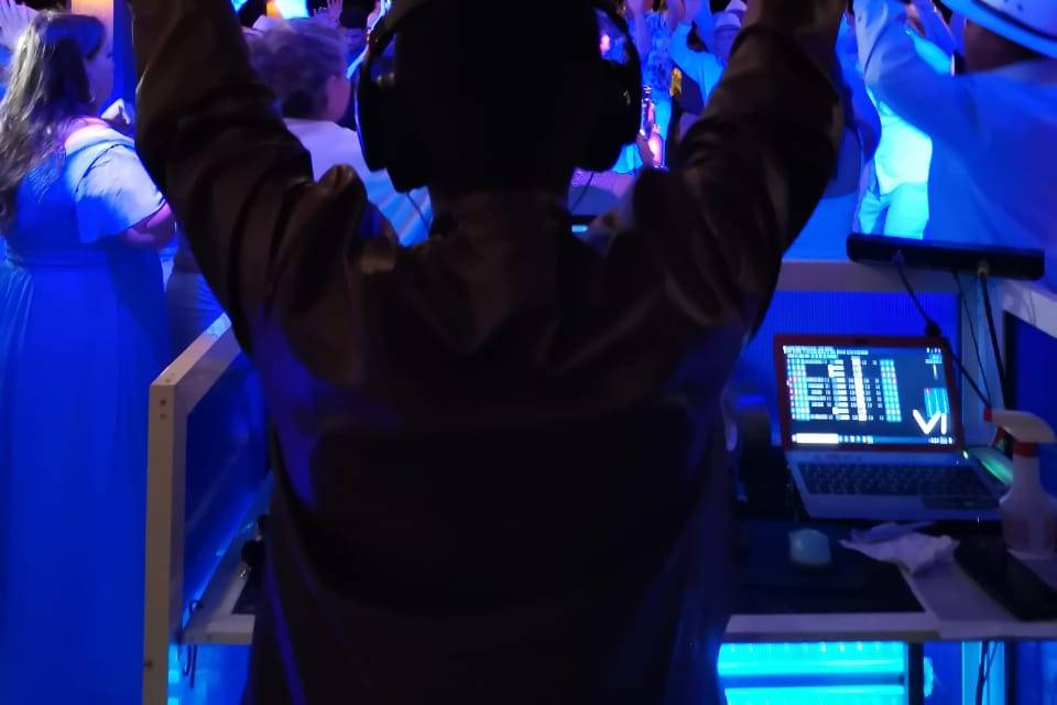 DJ experto en eventos especiales