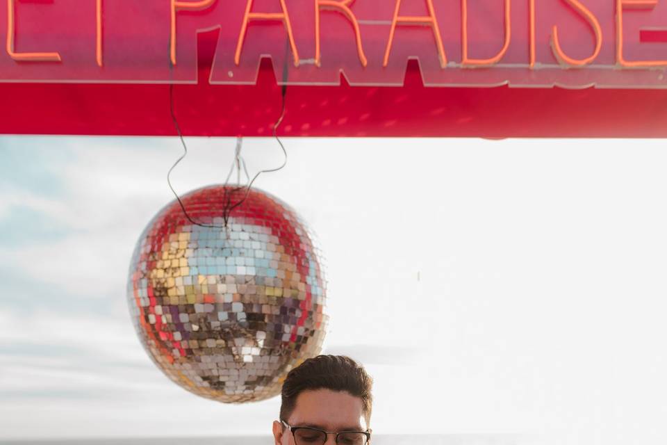 DJ experto en eventos especiales