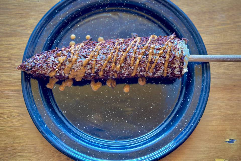 Elote con chapulines