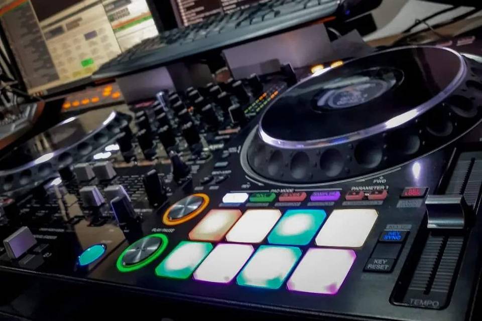 Ddj 1000