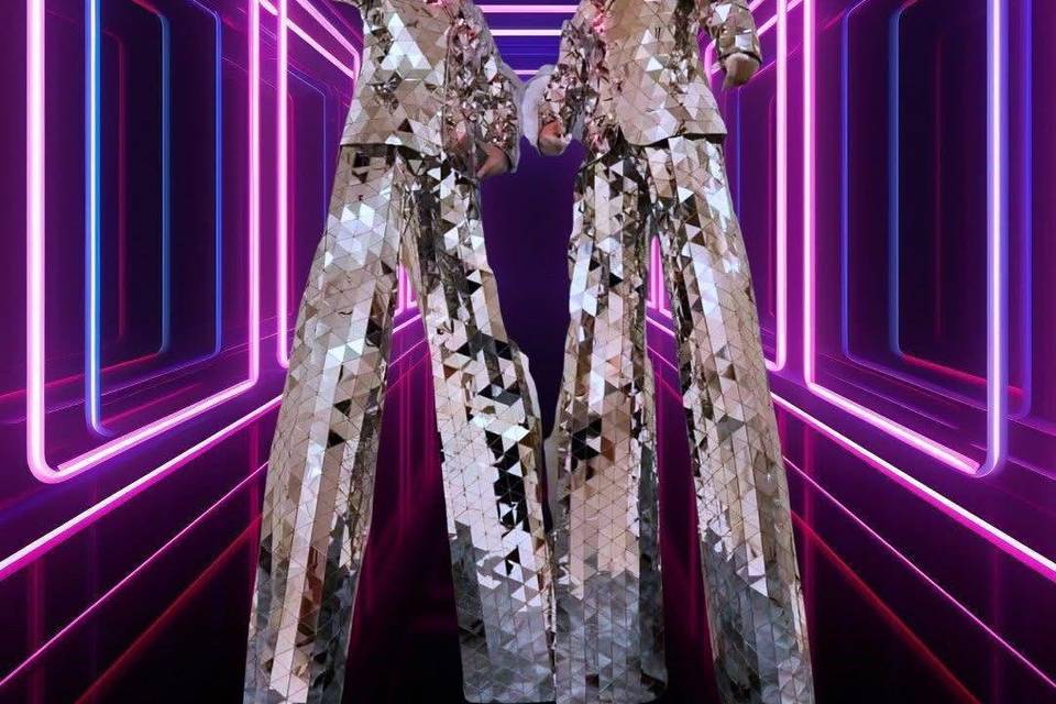 Mirros stilts