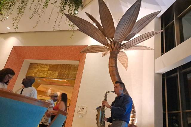 Tocando el saxofón