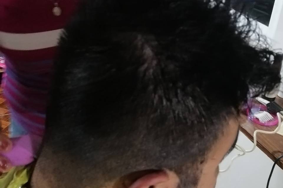 Servicio de barbería al novio