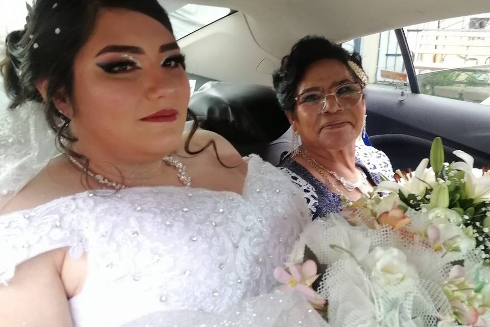 Mamá y novia