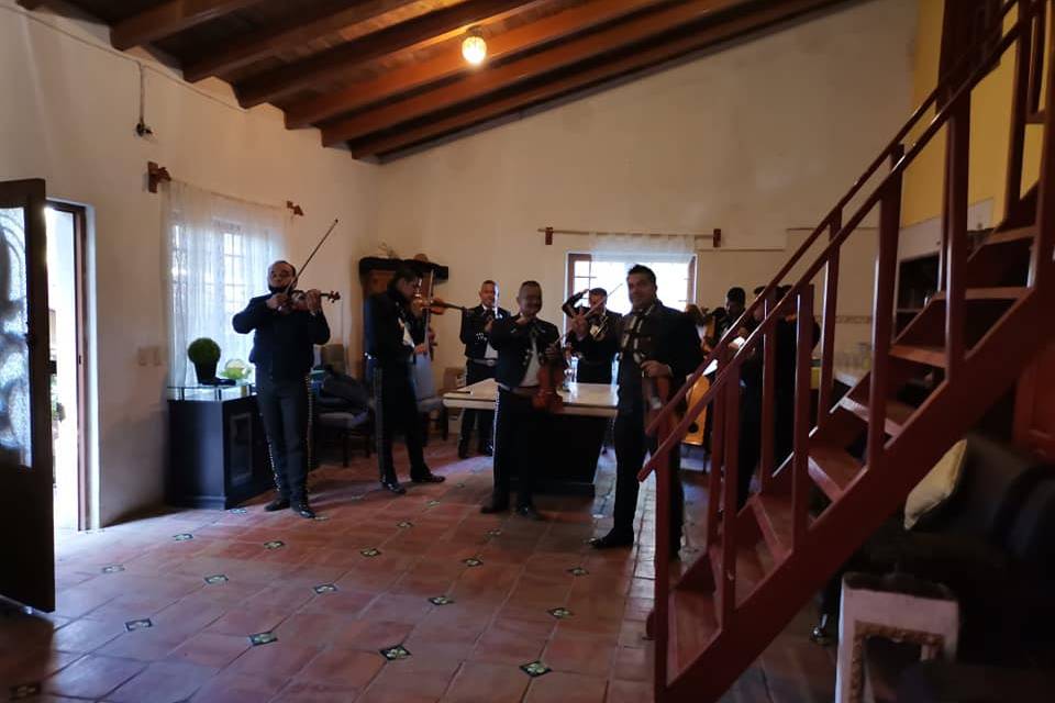 Mariachi Voces de Mi México