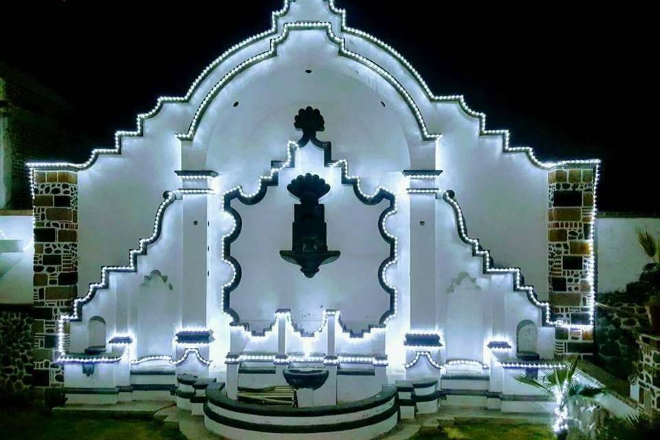 Fuente iluminada