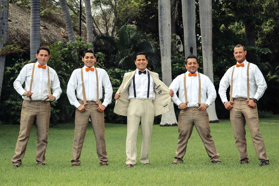 Con los groomsman