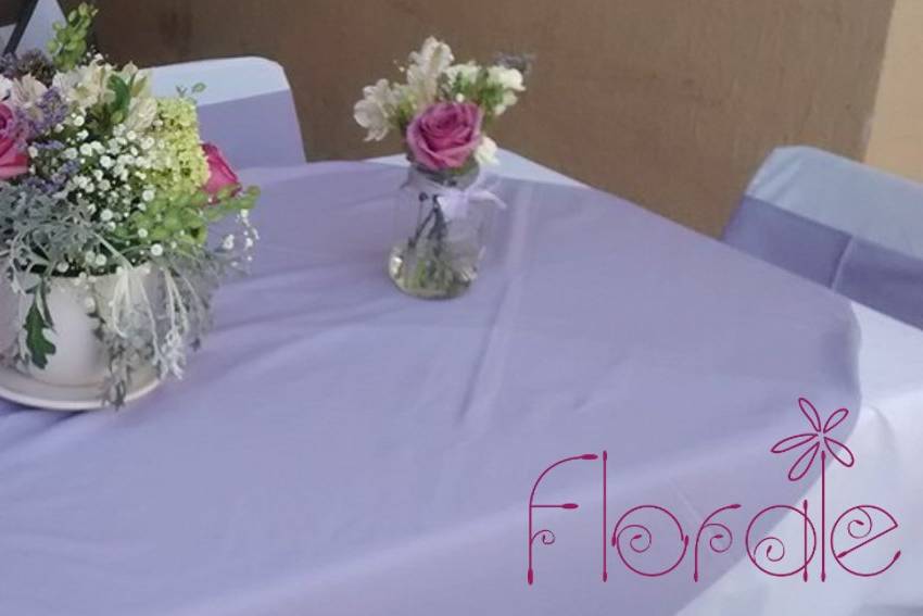 Centro de mesa, rosa y morado