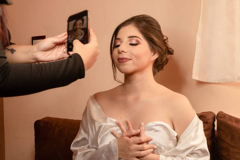 Elizabeth Hernández Makeup Artist