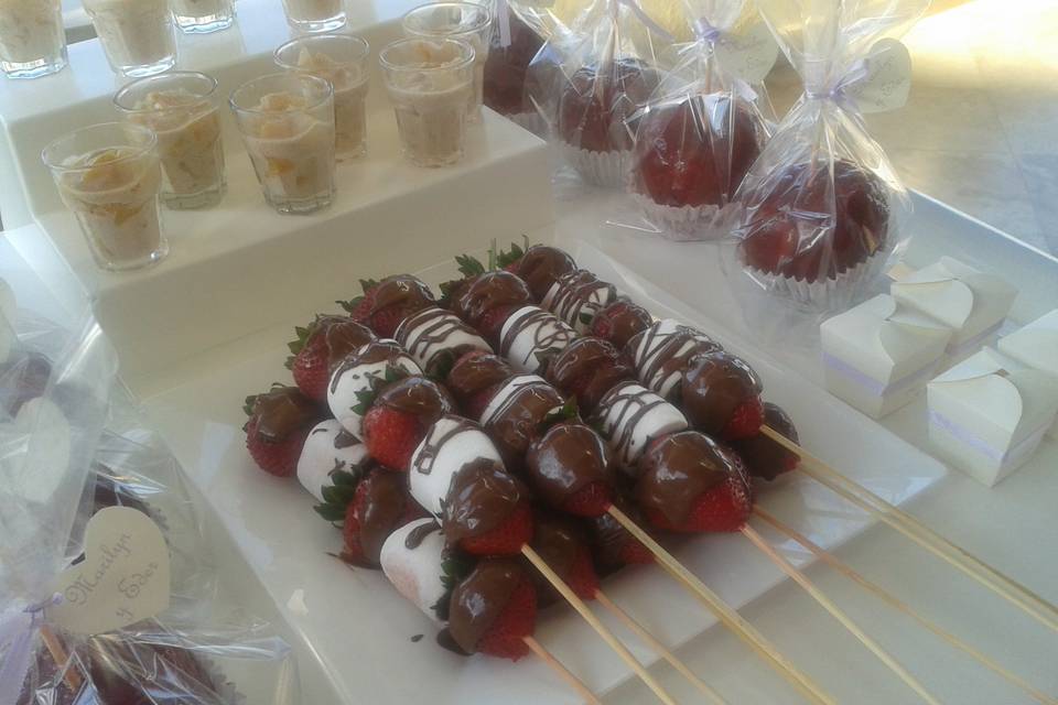 Brochetas de fresas con chocolate