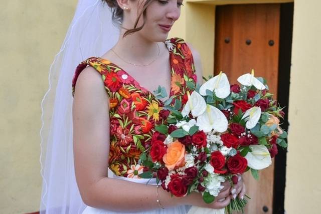Vestido de Novia con Bordados.