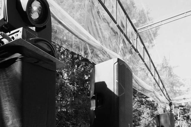 Montaje de audio e iluminación