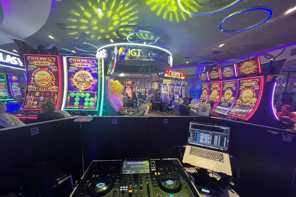 Dj. En casino