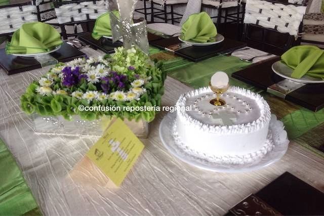 Pastel al centro de mesa