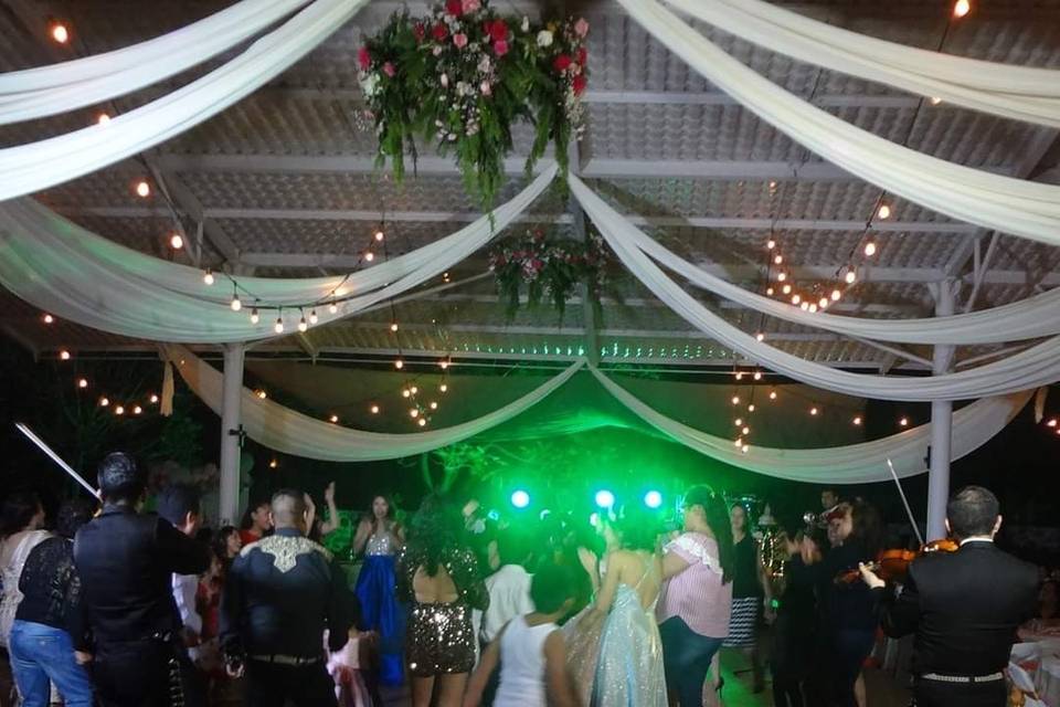 Amplia pista de baile
