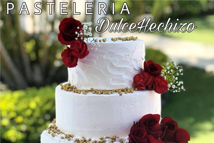 Pastel en betún con rosas