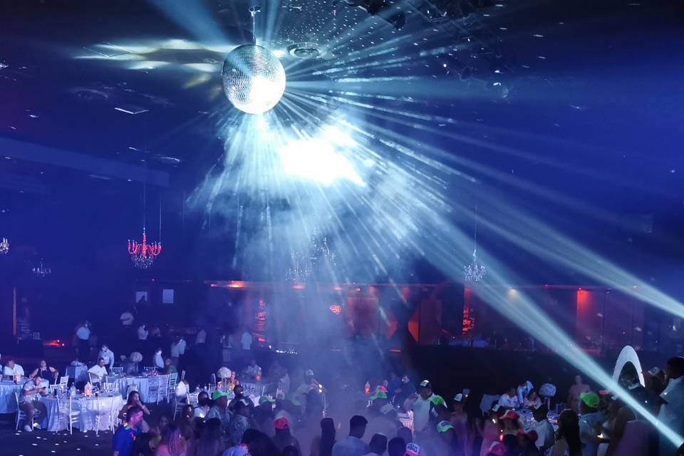 A&L Cancún, DJ, Iluminación y Entretenimiento