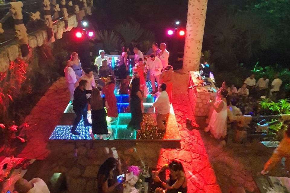 A&L Cancún, DJ, Iluminación y Entretenimiento