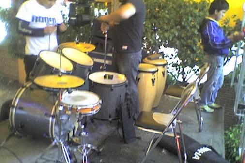 El equipo trabajando para ustedes