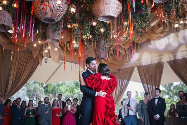 Mom and the groom dance