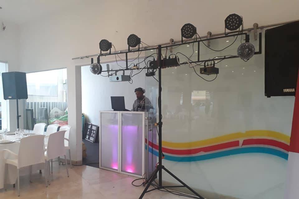 Cabina de DJ en salón