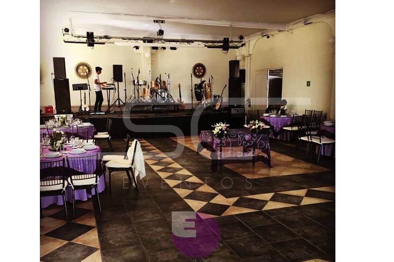 Mobiliario vintage y grupo