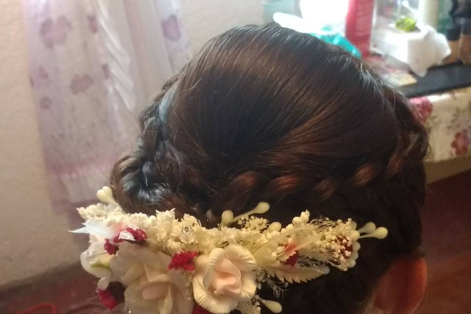 Peinado y tocado de novia