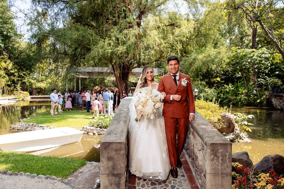 Salida novios de ceremonia