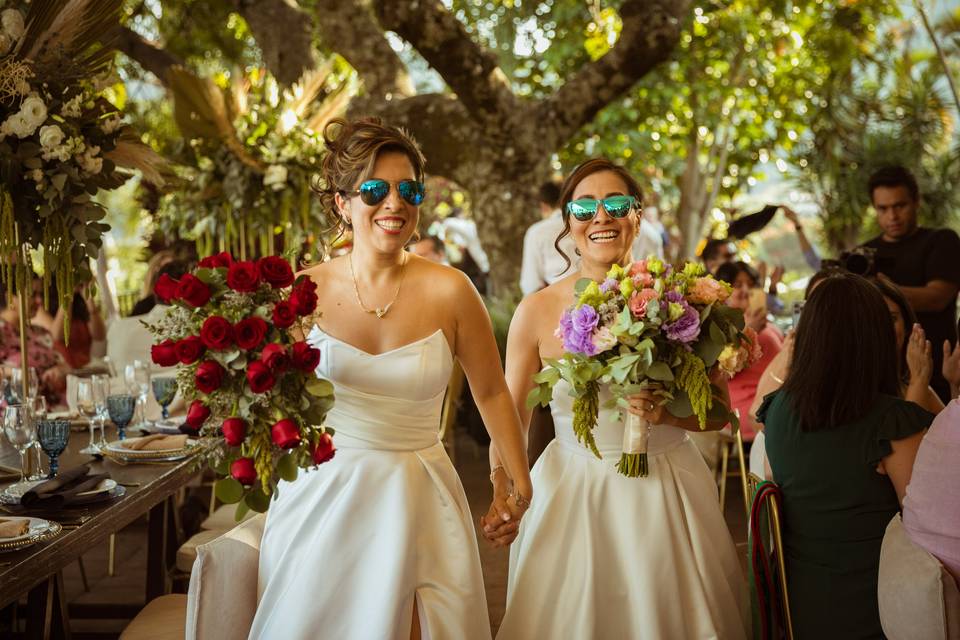 Entrada novias banquete