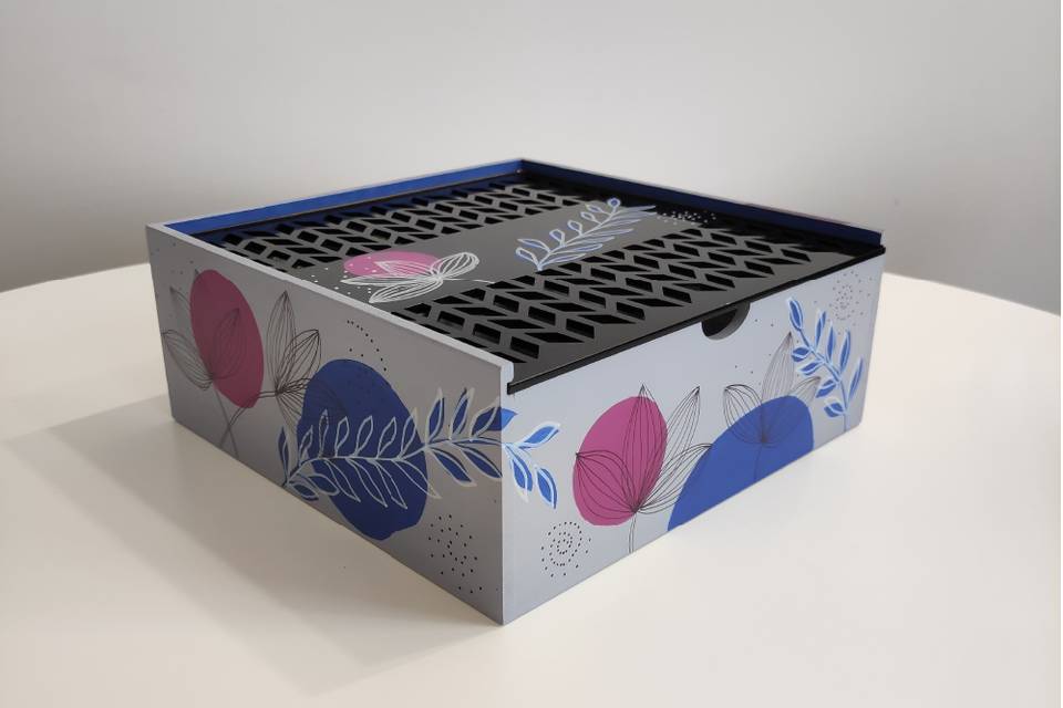 Caja para kit pintada a mano