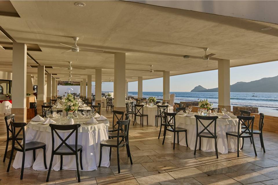 TERRAZA ABIERTA FTE AL MAR