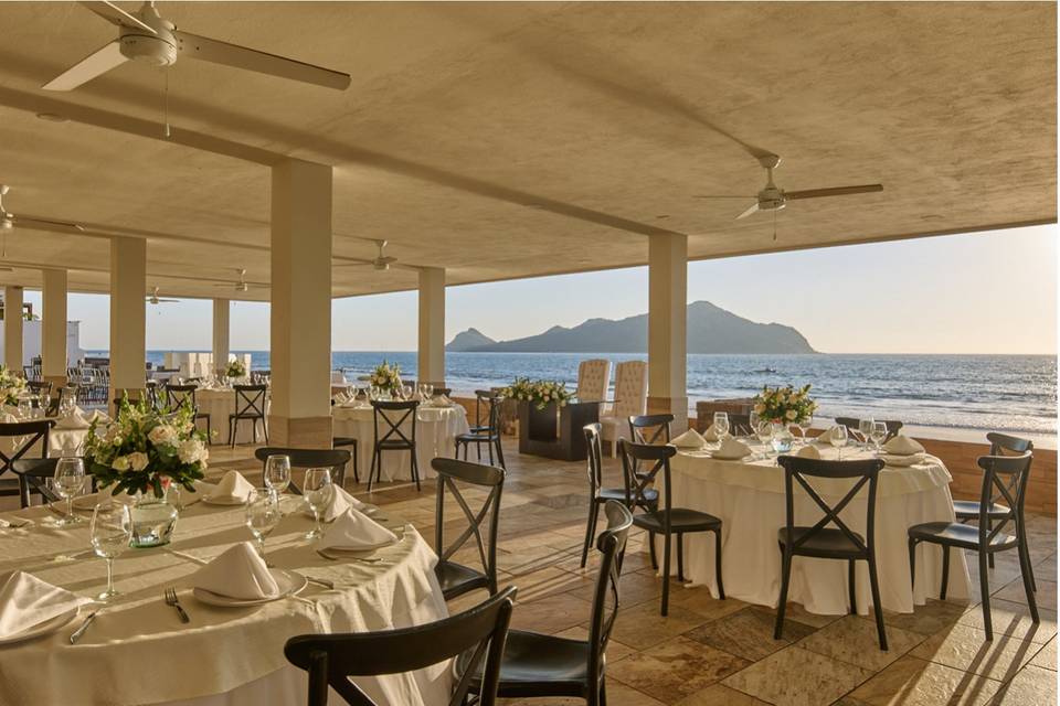 TERRAZA ABIERTA FTE AL MAR