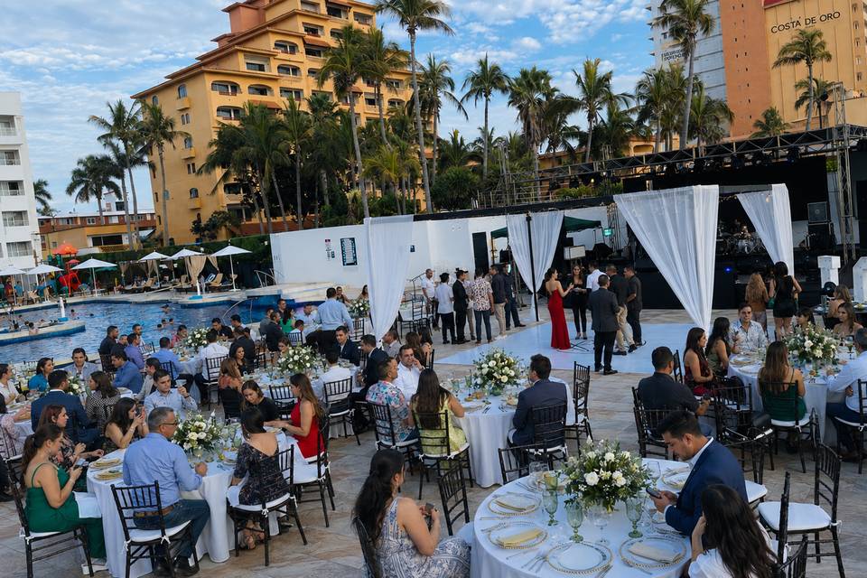 TERRAZA ABIERTA FTE AL MAR