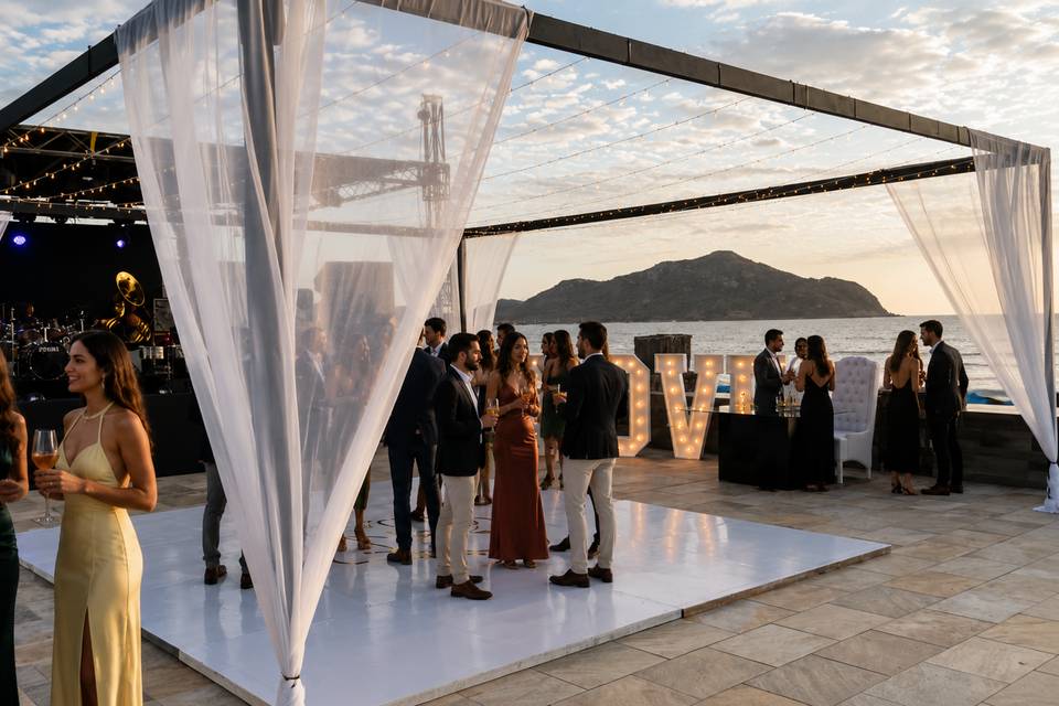 TERRAZA ABIERTA FTE AL MAR