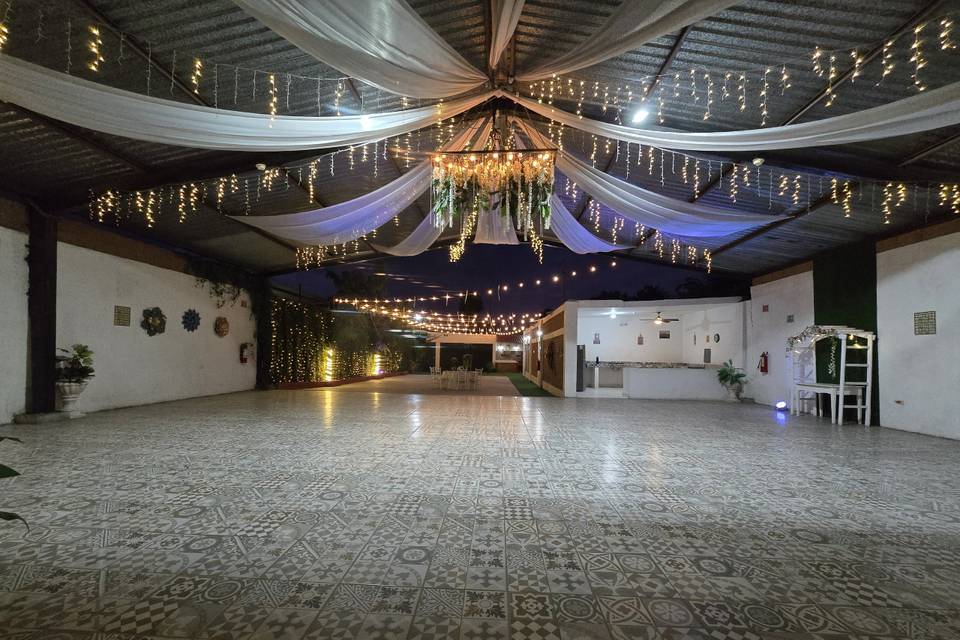 Amplia pista de baile