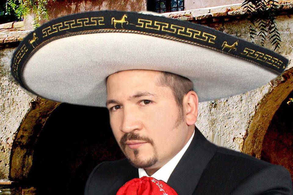 Director del Mariachi Amigo