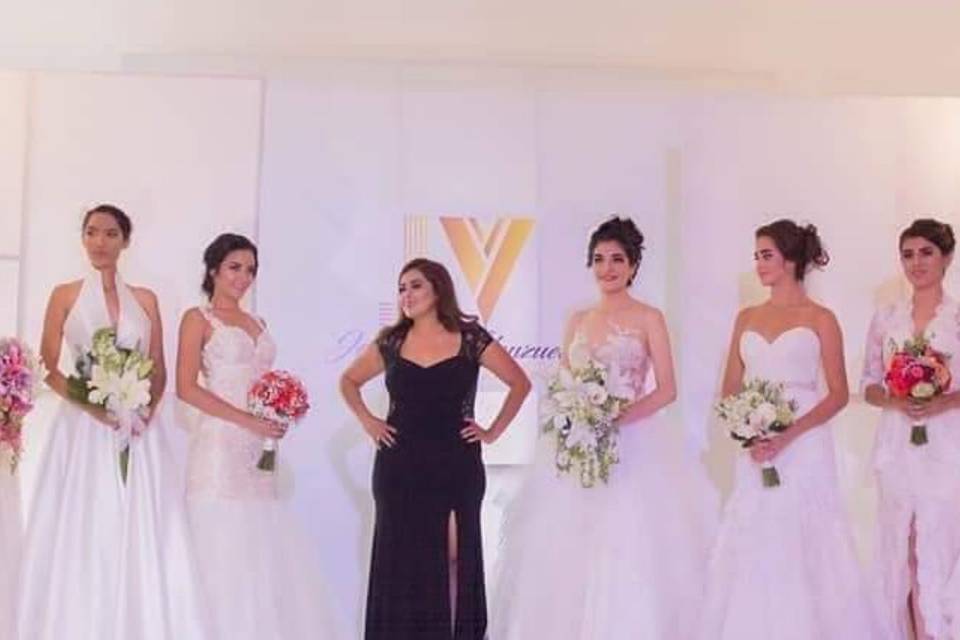 Novias by Jennifer Valenzuela