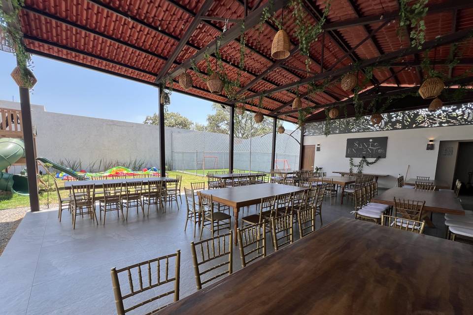 Terraza cubierta para celebraciones