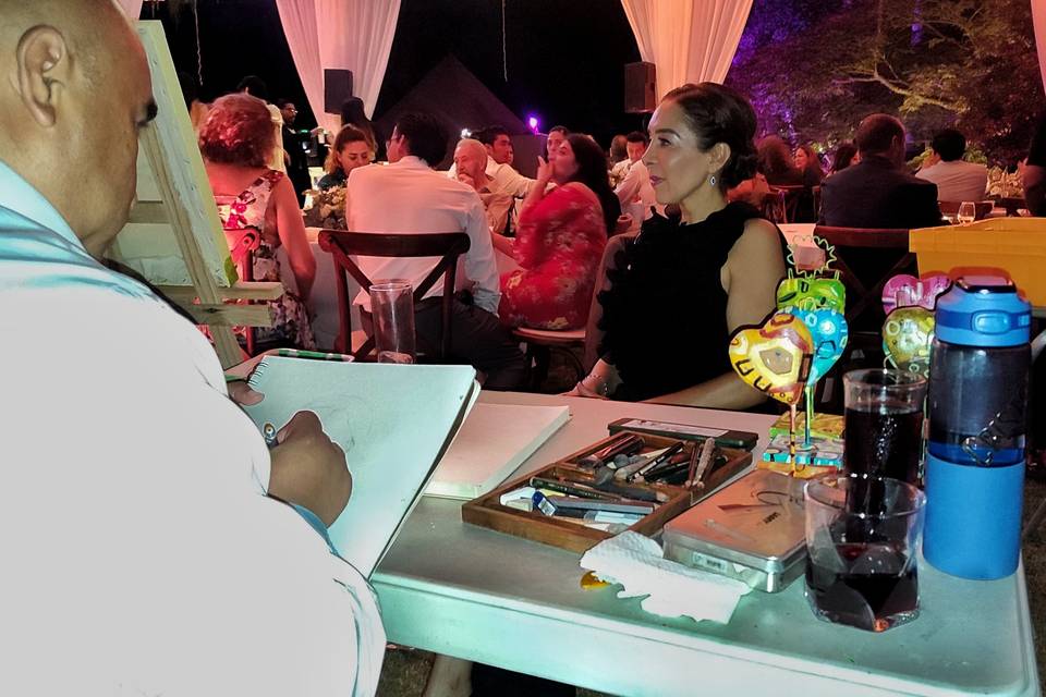Retrato en grafito en fiesta
