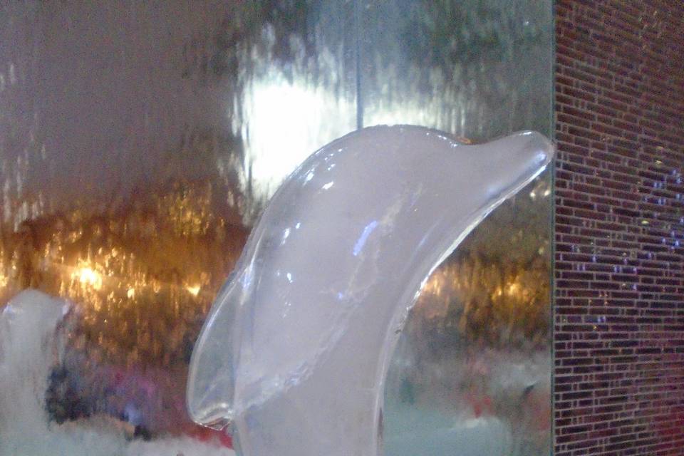 Figura de hielo delfin