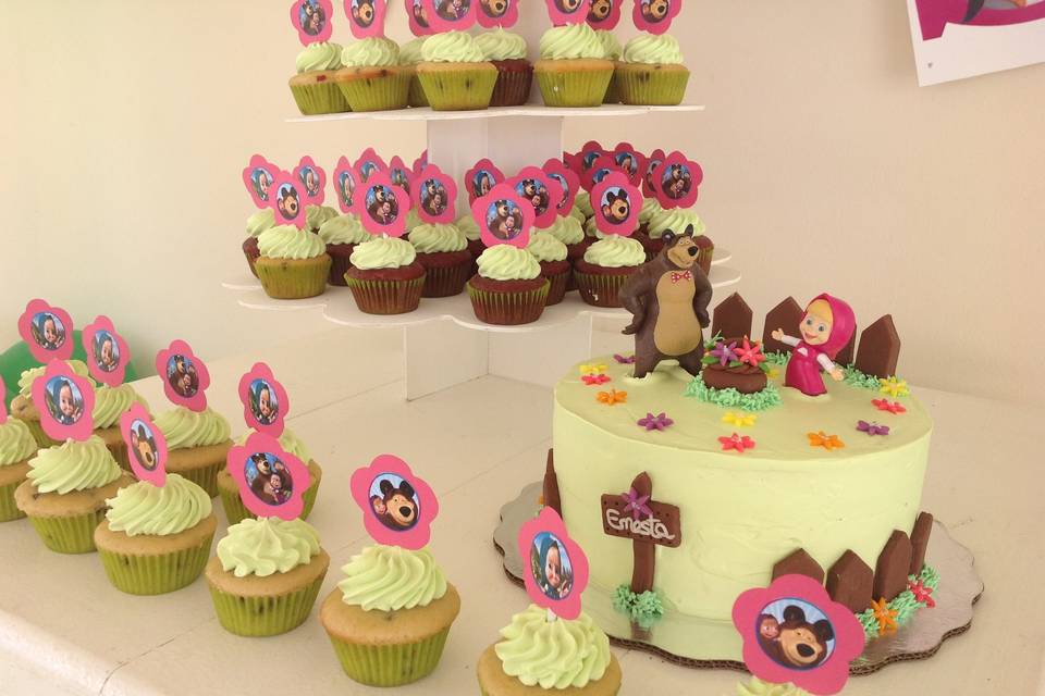 Cupcakes y pastel