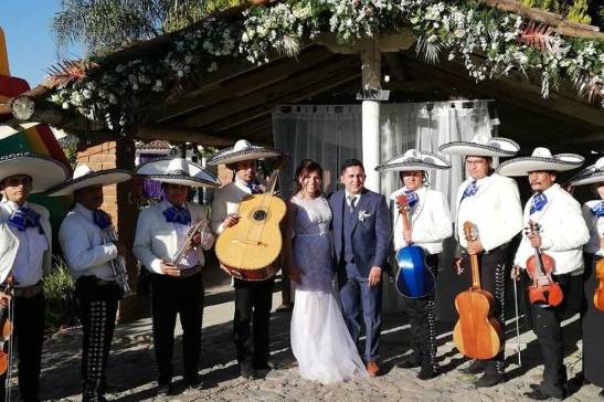 Mariachi Voces Del Bajío