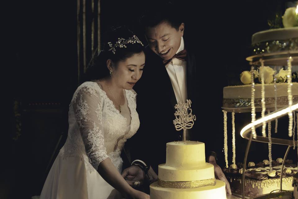 Bodas | Partiendo el pastel