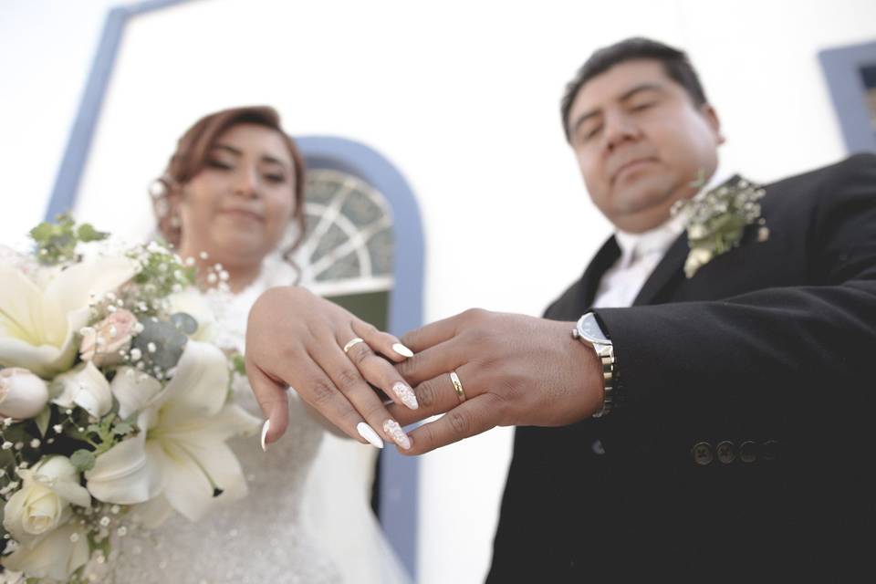 Bodas | Novios con anillos
